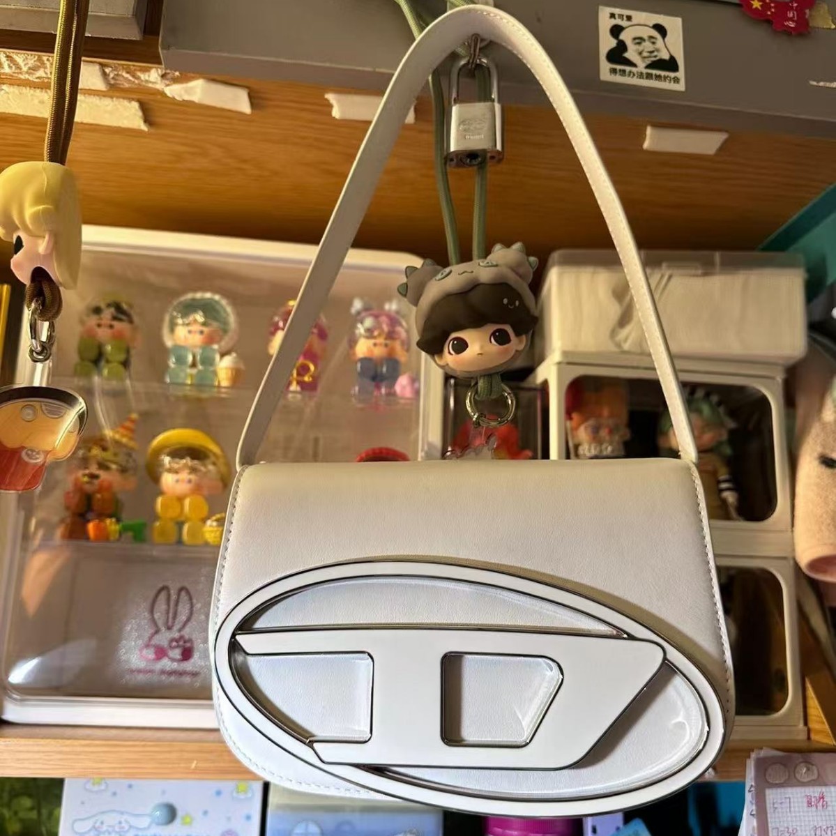 2サイズ展開、ブラックのフリンジ付きデニムミニサドルバッグ、 - Saddle Bag Distressed のレビューと価格